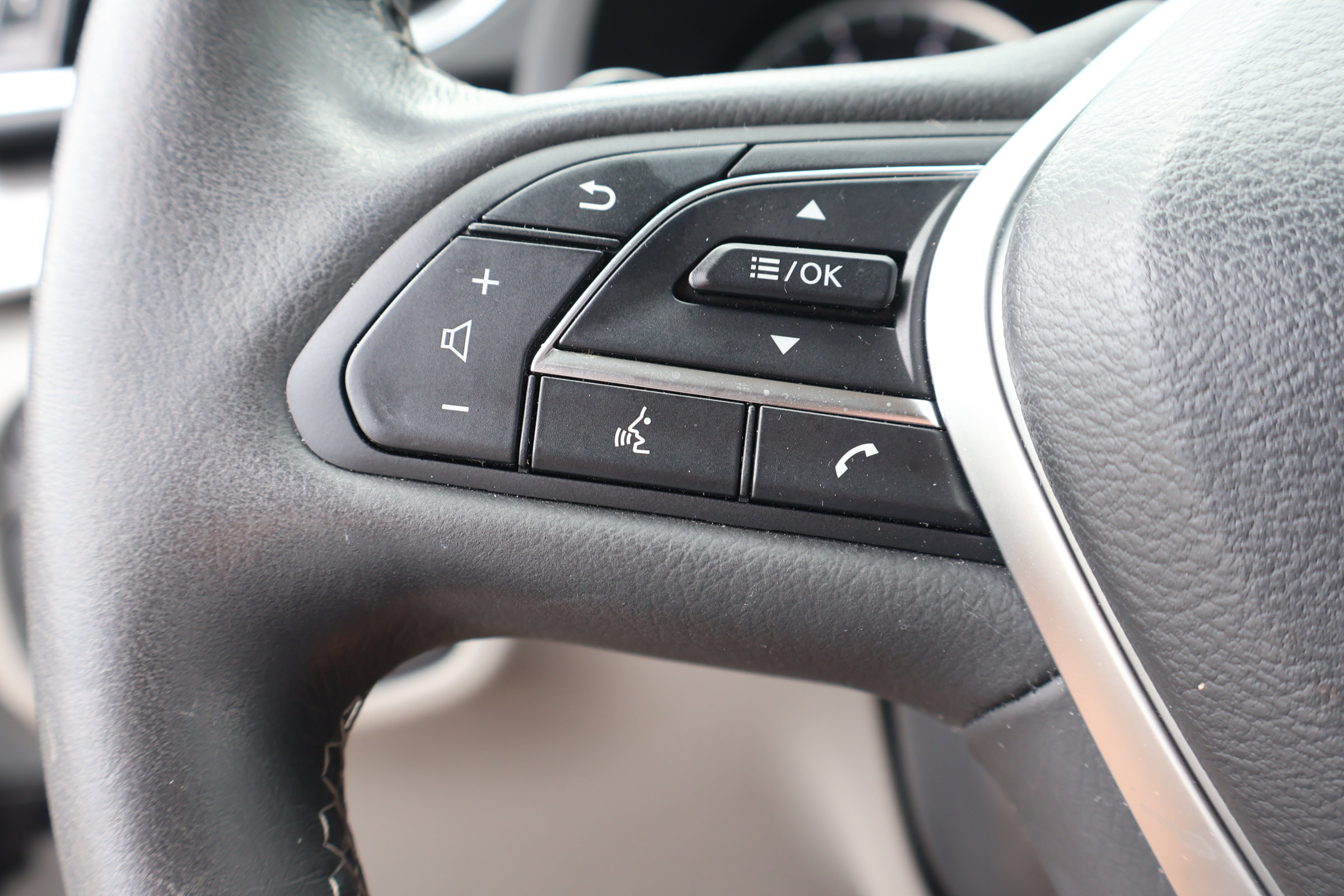 Certified 2023 INFINITI QX50 Luxe FWD image 26