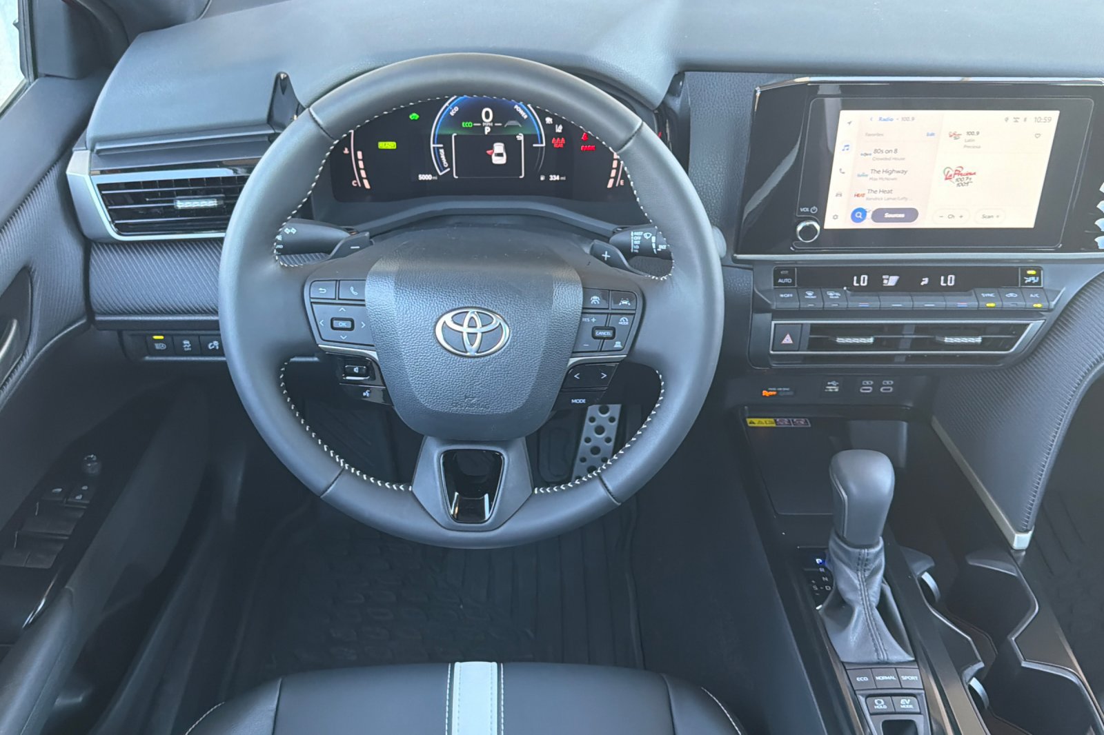 Used 2026 Toyota Camry SE FWD image 18