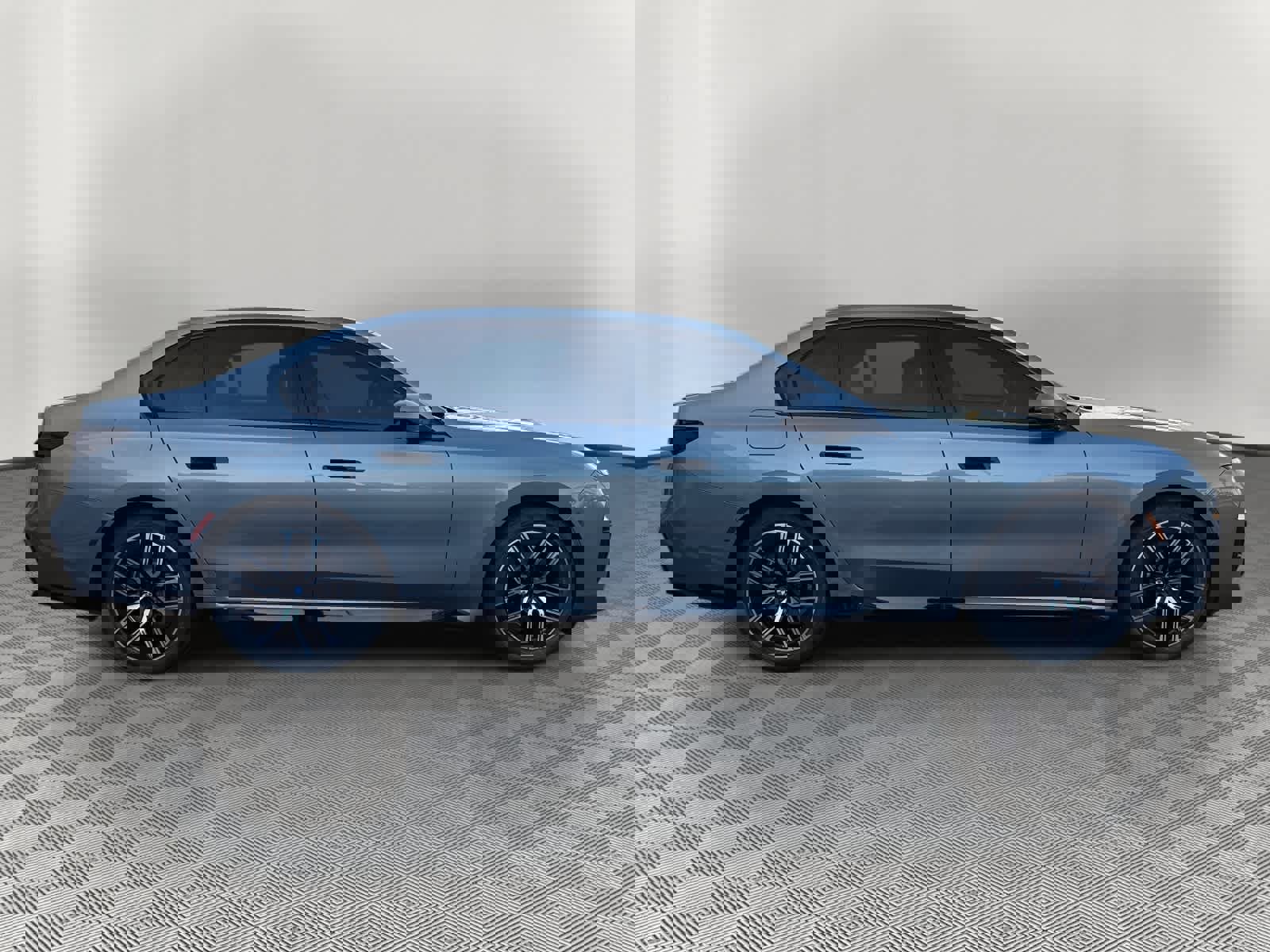 Certified 2023 BMW 740i image 2