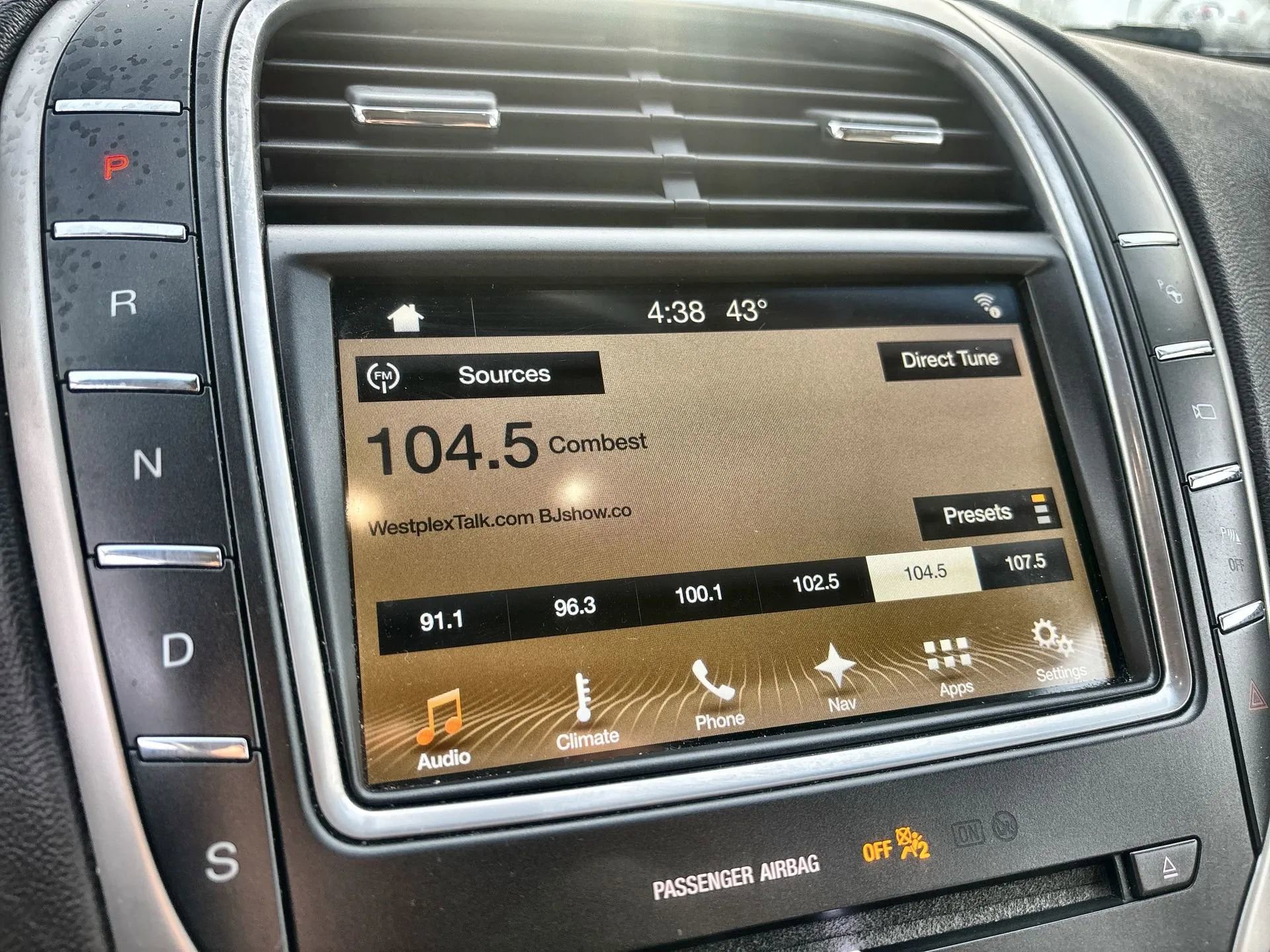 Used 2018 Lincoln MKX Reserve w/ Driver Assistance Package image 12