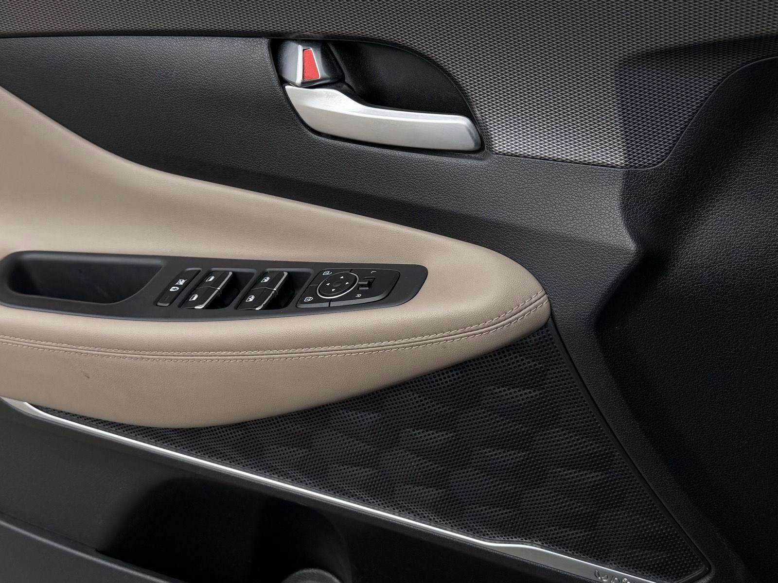 Used 2020 Hyundai Santa Fe SEL w/ Convenience + Premium Package FWD image 21