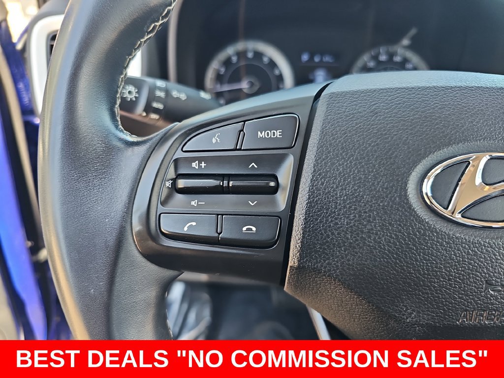 Used 2022 Hyundai Venue Limited FWD image 16