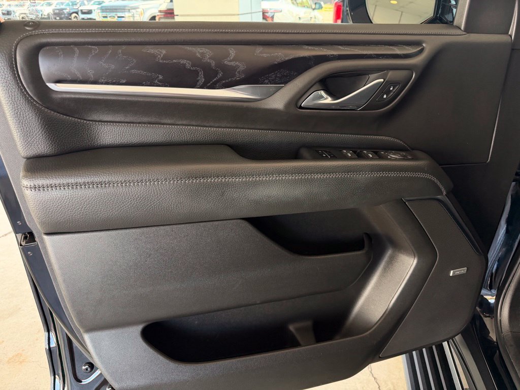 Used 2023 GMC Yukon Denali AWD/4WD image 13