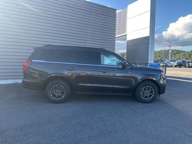 New 2025 Ford Expedition Active image 2