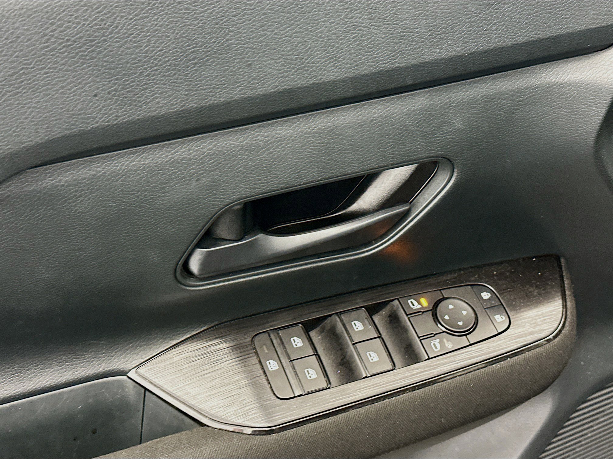 Used 2025 Nissan Kicks S image 15