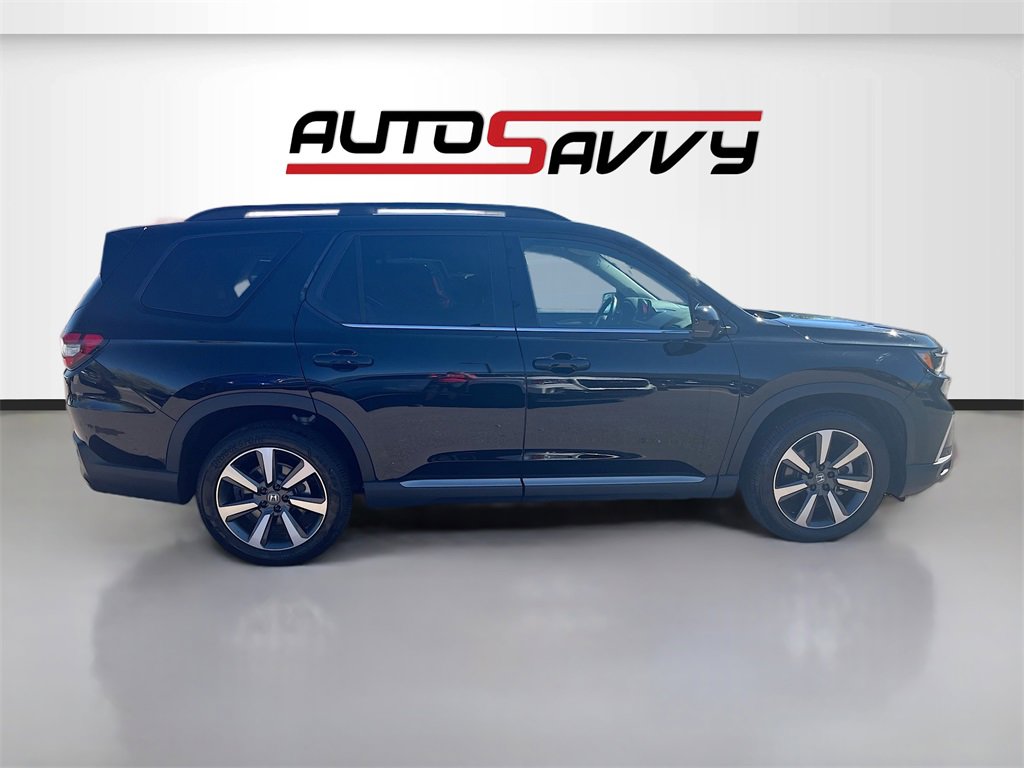 Used 2025 Honda Pilot Elite image 8
