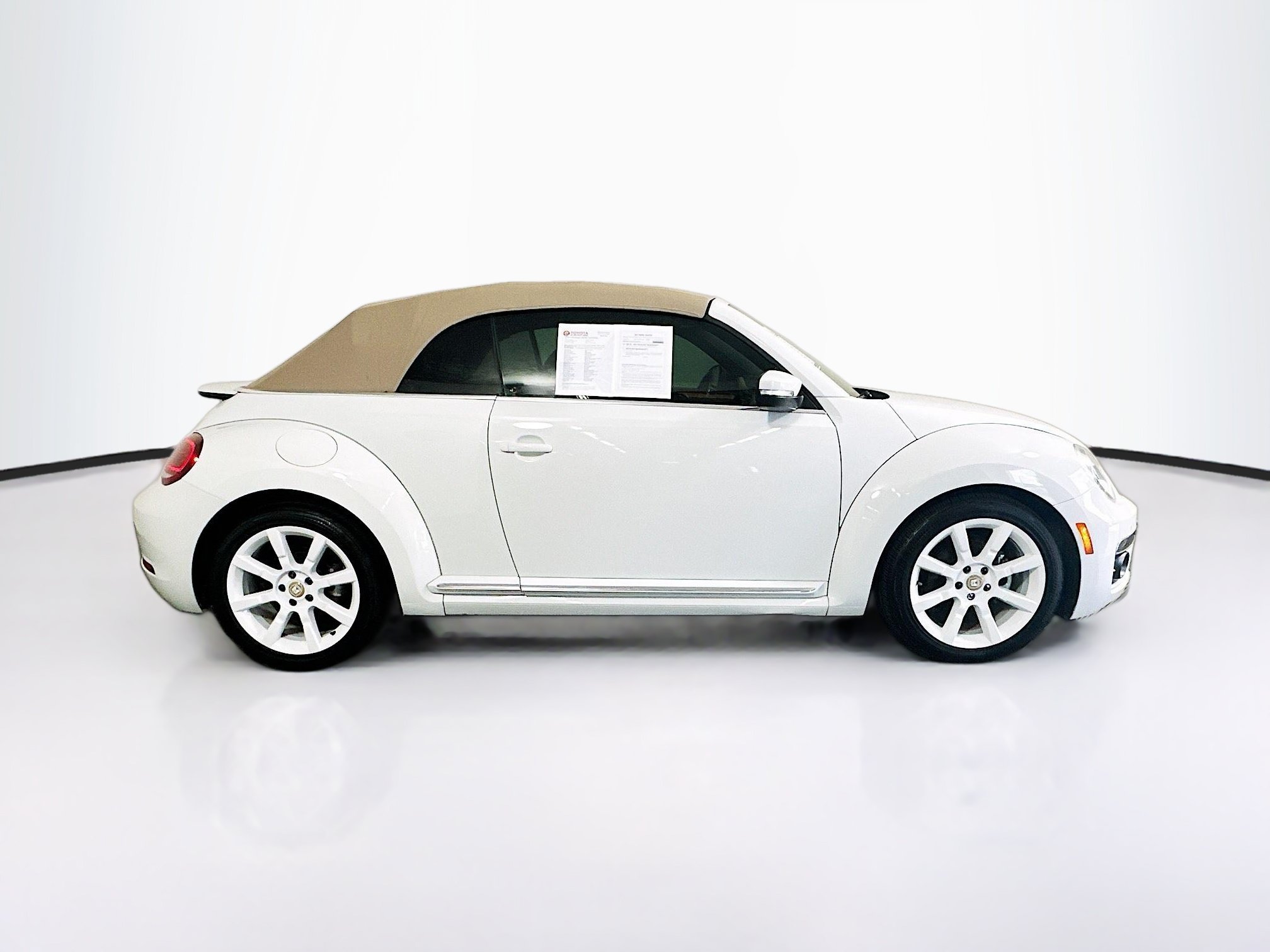 Used 2019 Volkswagen Beetle 2.0T Final Edition SEL FWD image 2