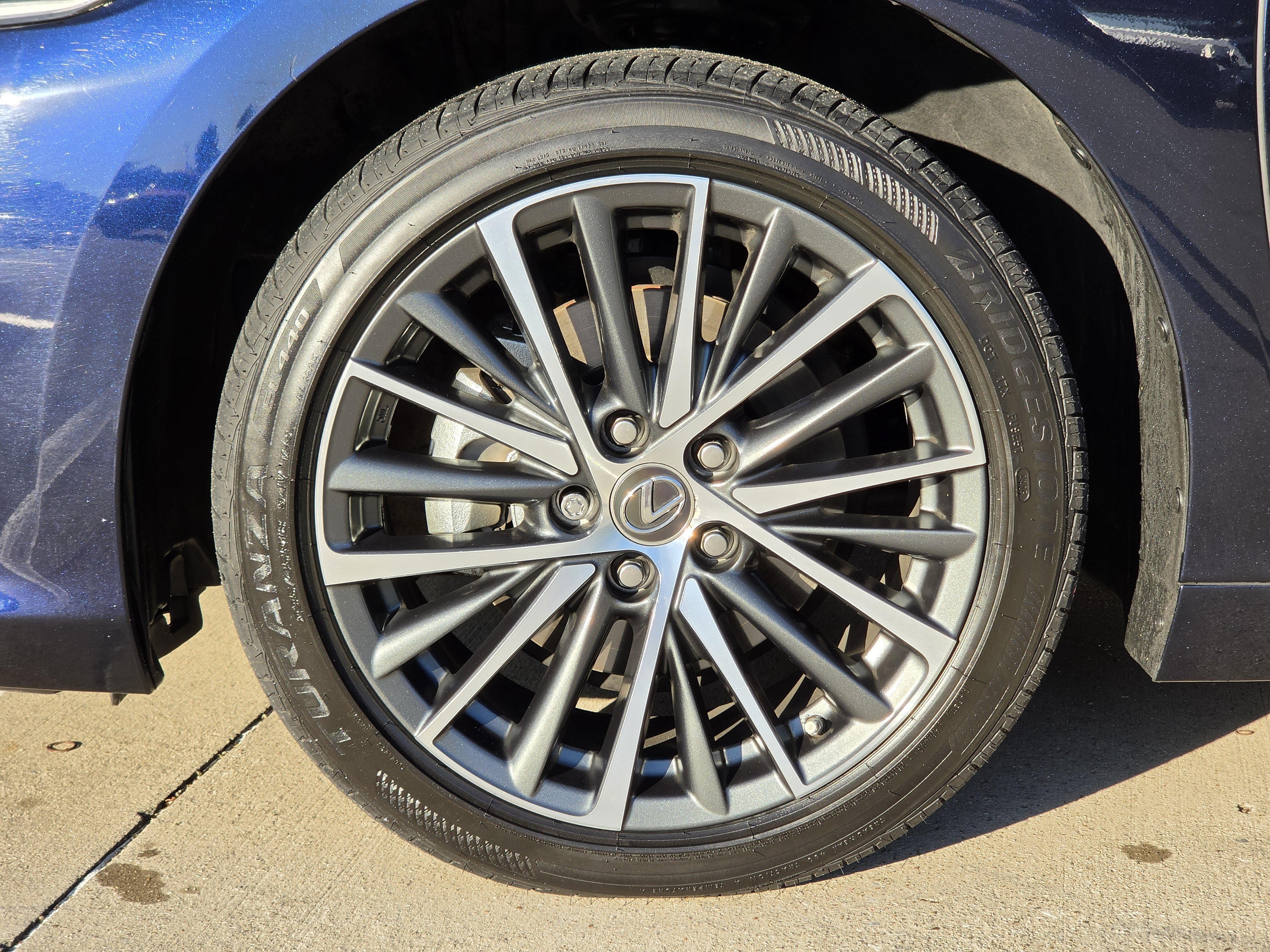 Used 2025 Lexus ES 350 w/ Premium Package FWD image 7
