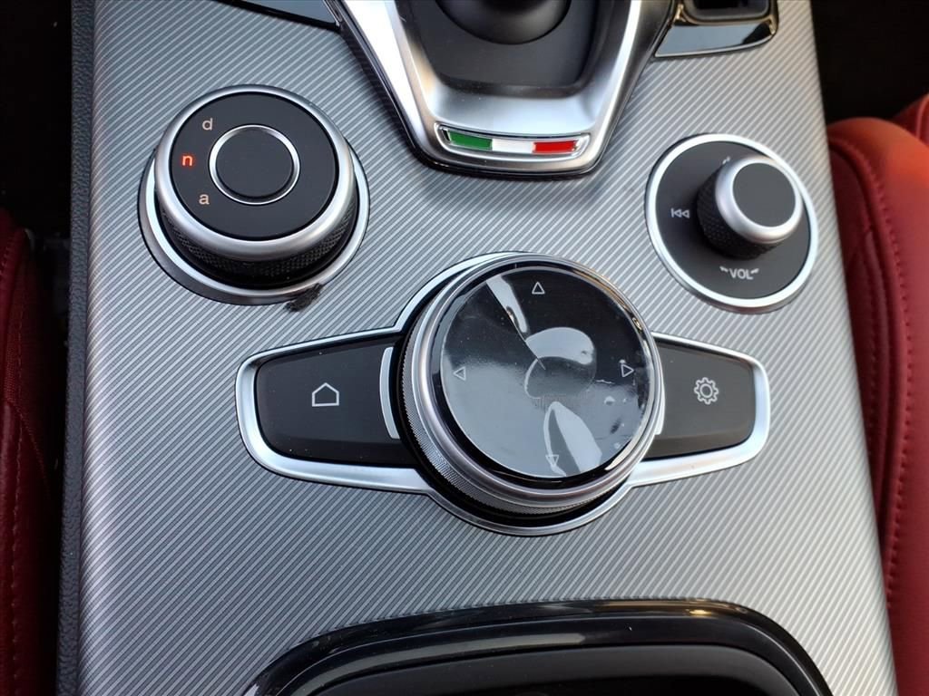 New 2025 Alfa Romeo Stelvio Sprint w/ Veloce Package AWD/4WD image 23
