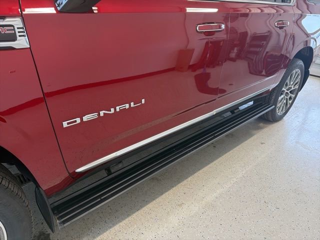 New 2026 GMC Yukon XL Denali w/ Denali Reserve Package image 17