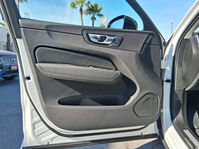 New 2026 Volvo XC60 B5 Core AWD/4WD image 13