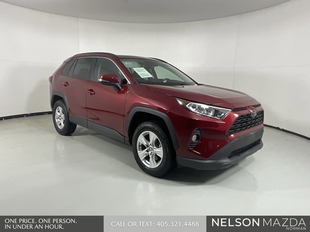 Used 2021 Toyota RAV4 XLE image 1