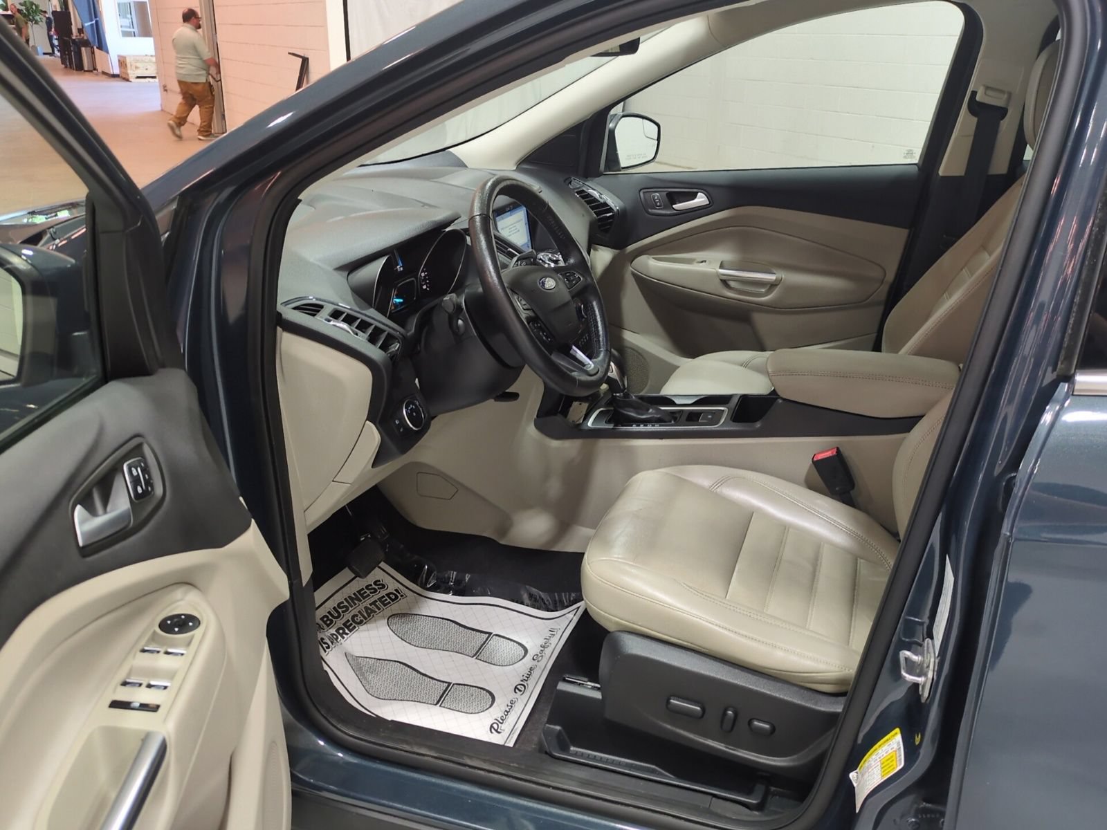 Used 2019 Ford Escape Titanium AWD/4WD image 16