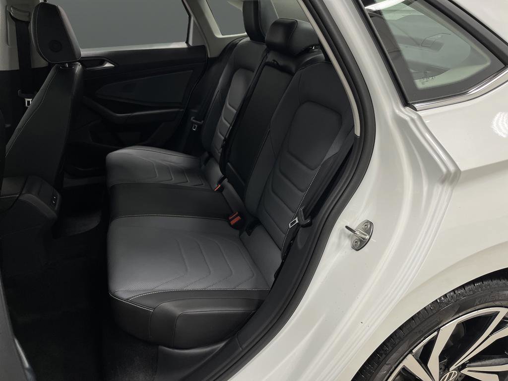 Used 2025 Volkswagen Jetta SEL image 27