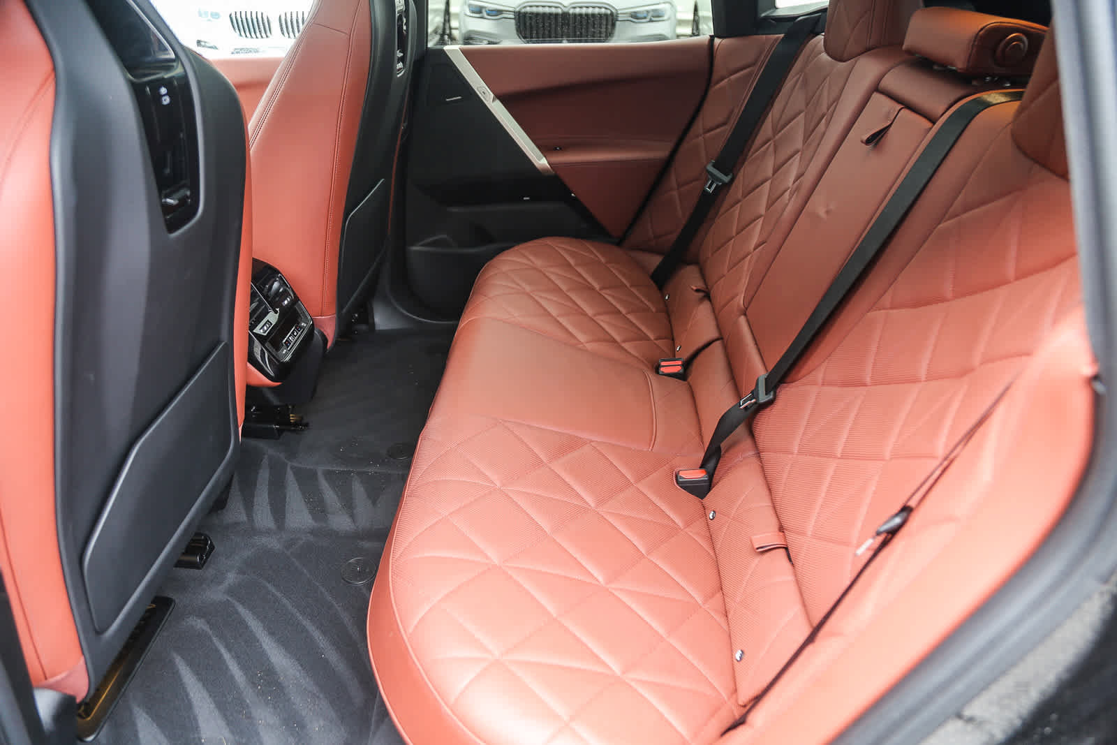 Used 2025 BMW iX xDrive50 w/ Premium Package image 14