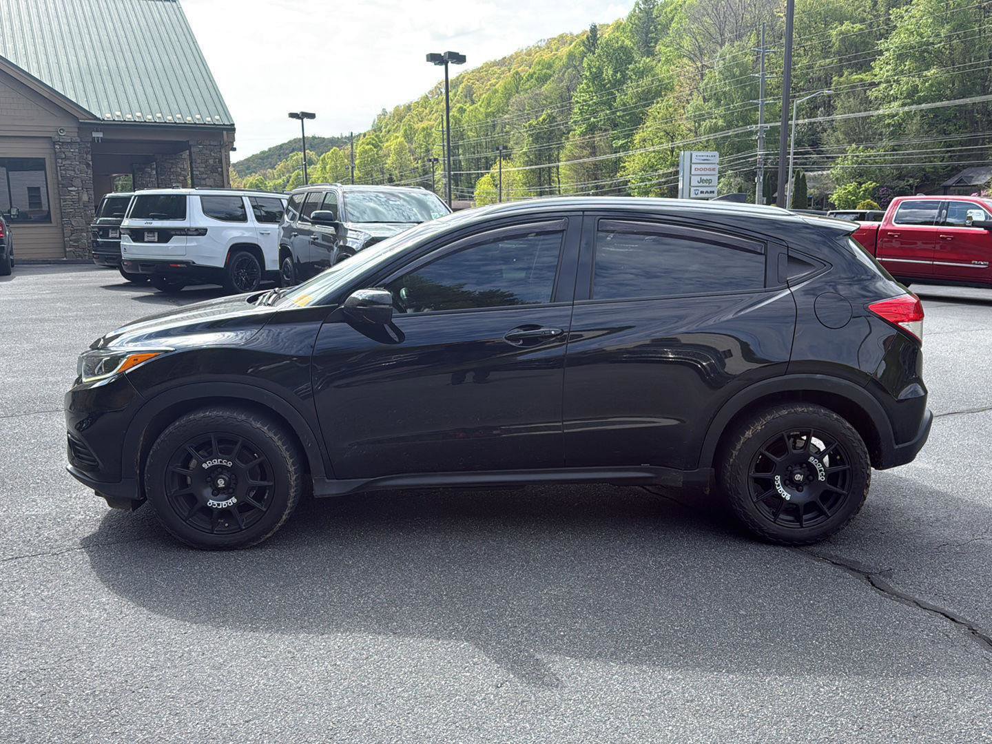Used 2021 Honda HR-V EX image 3