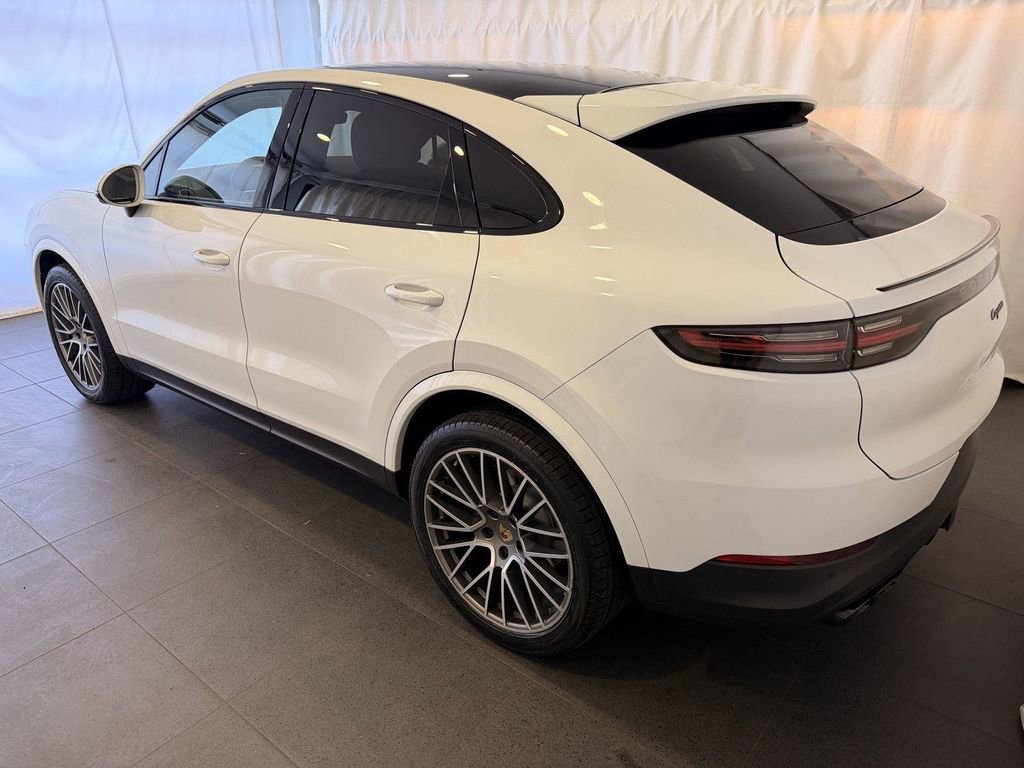 Certified 2023 Porsche Cayenne Coupe AWD/4WD image 3