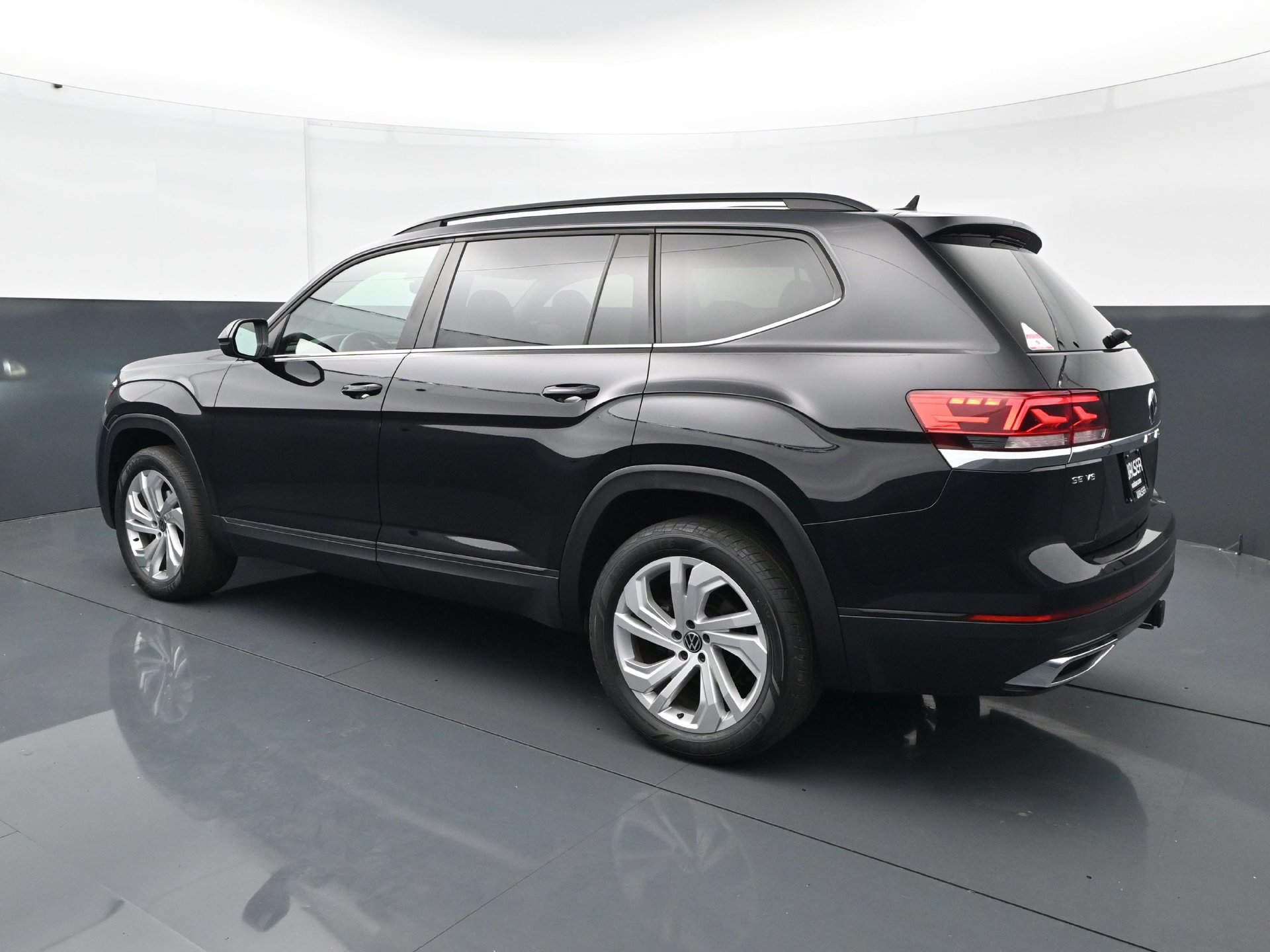 Used 2023 Volkswagen Atlas SE w/ Panoramic Sunroof Package AWD/4WD image 4