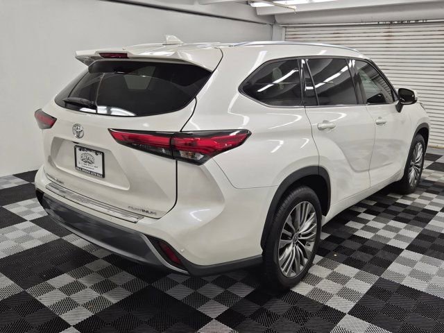 Used 2021 Toyota Highlander Platinum FWD image 6