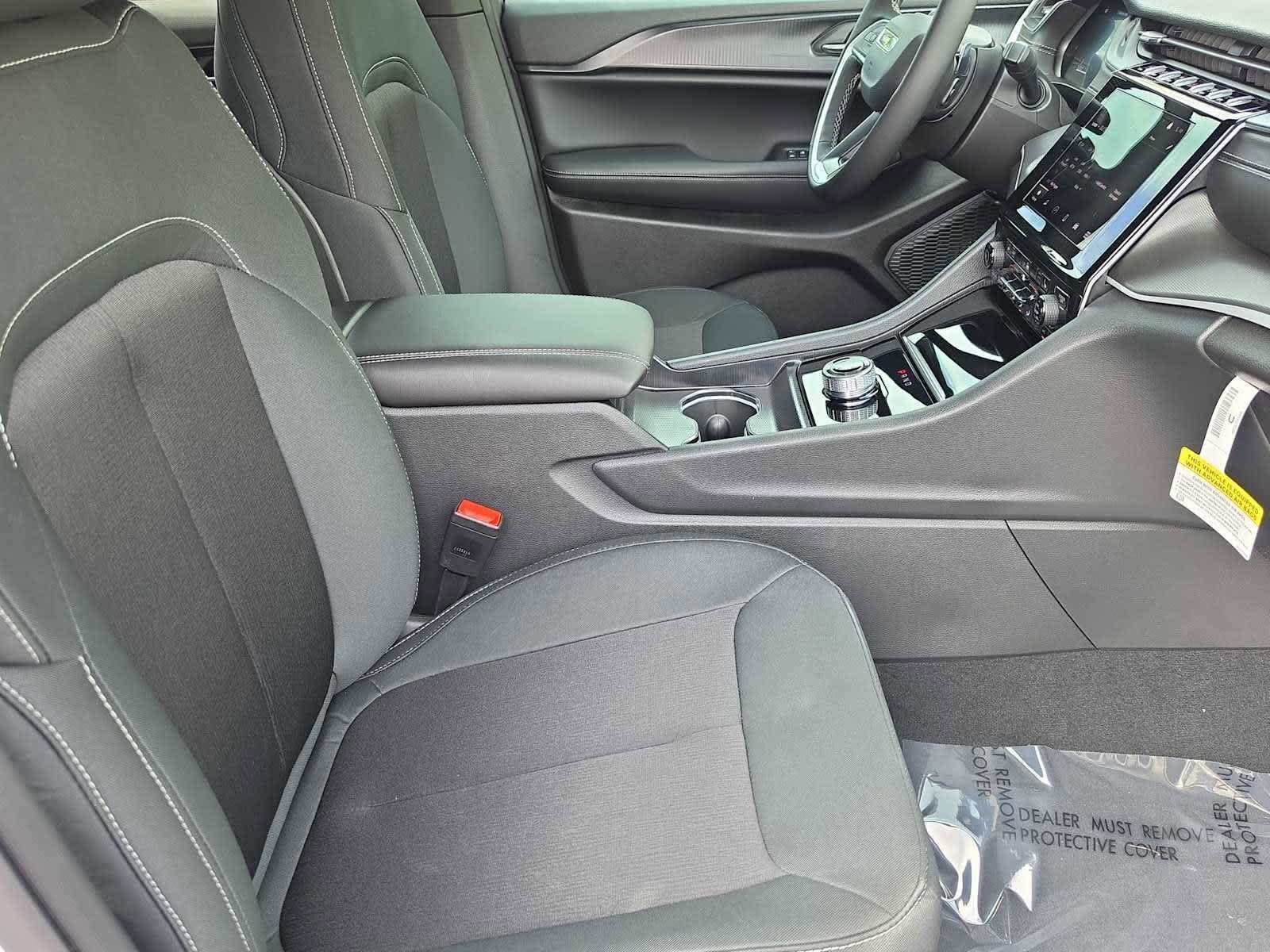 New 2026 Jeep Grand Cherokee Laredo X RWD image 5