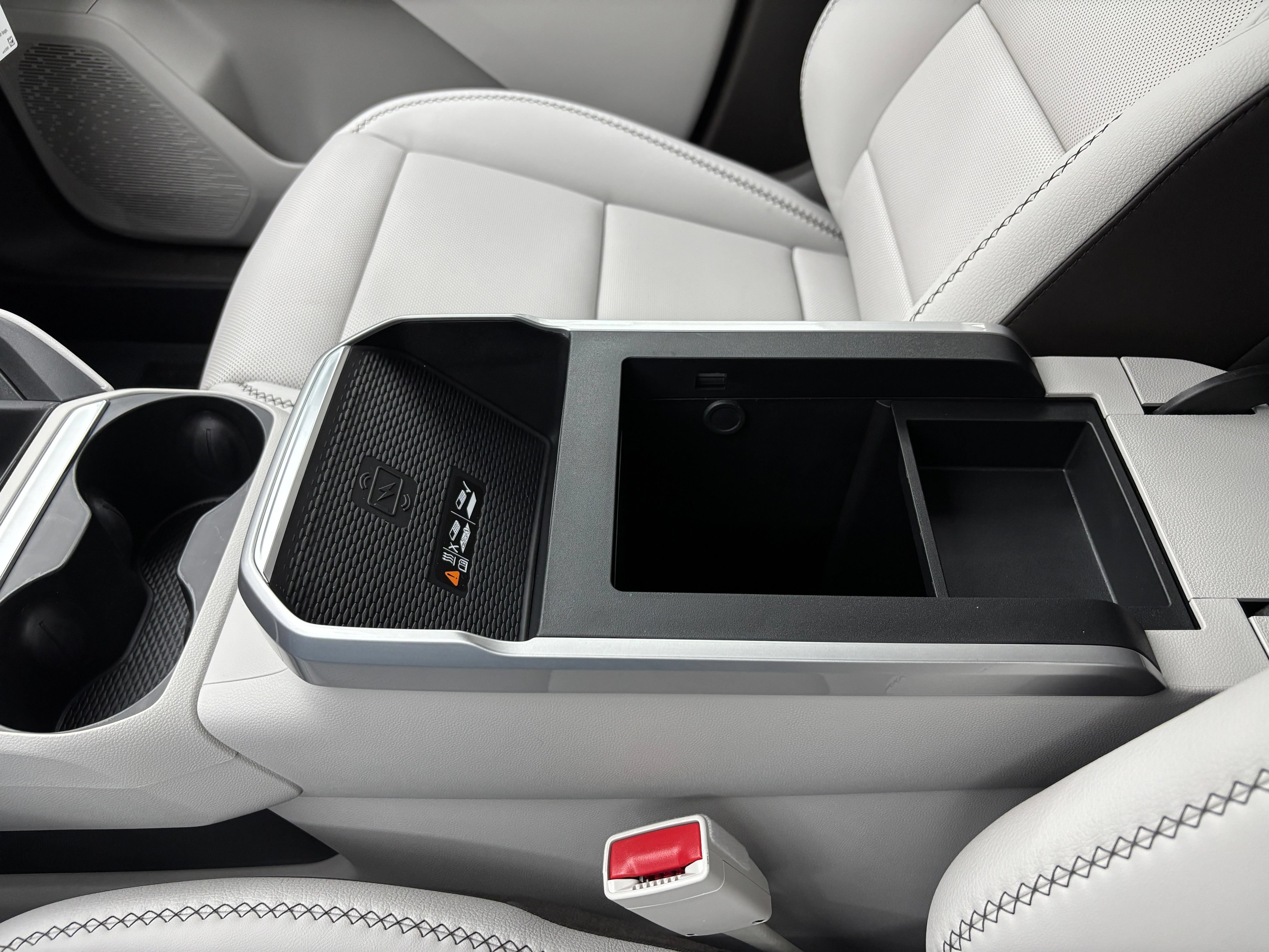 New 2027 GMC Terrain Denali w/ LPO, Floor Liner Package AWD/4WD image 31