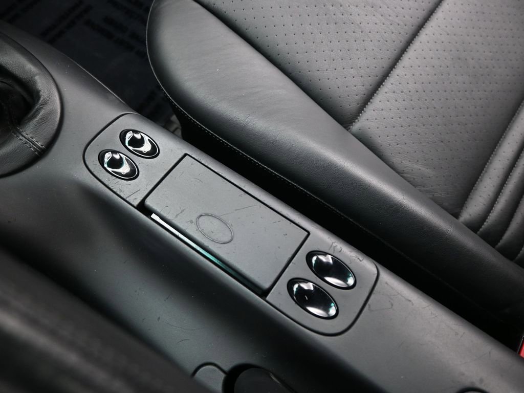 Used 2001 Porsche Boxster S image 25