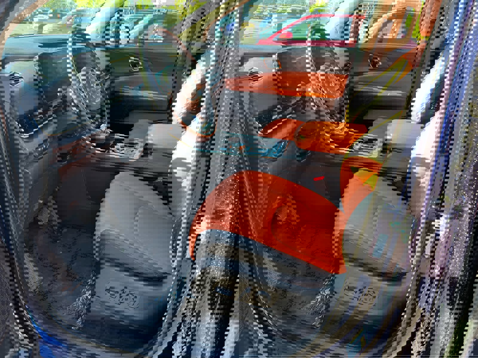 Used 2025 Kia Carnival EX image 27