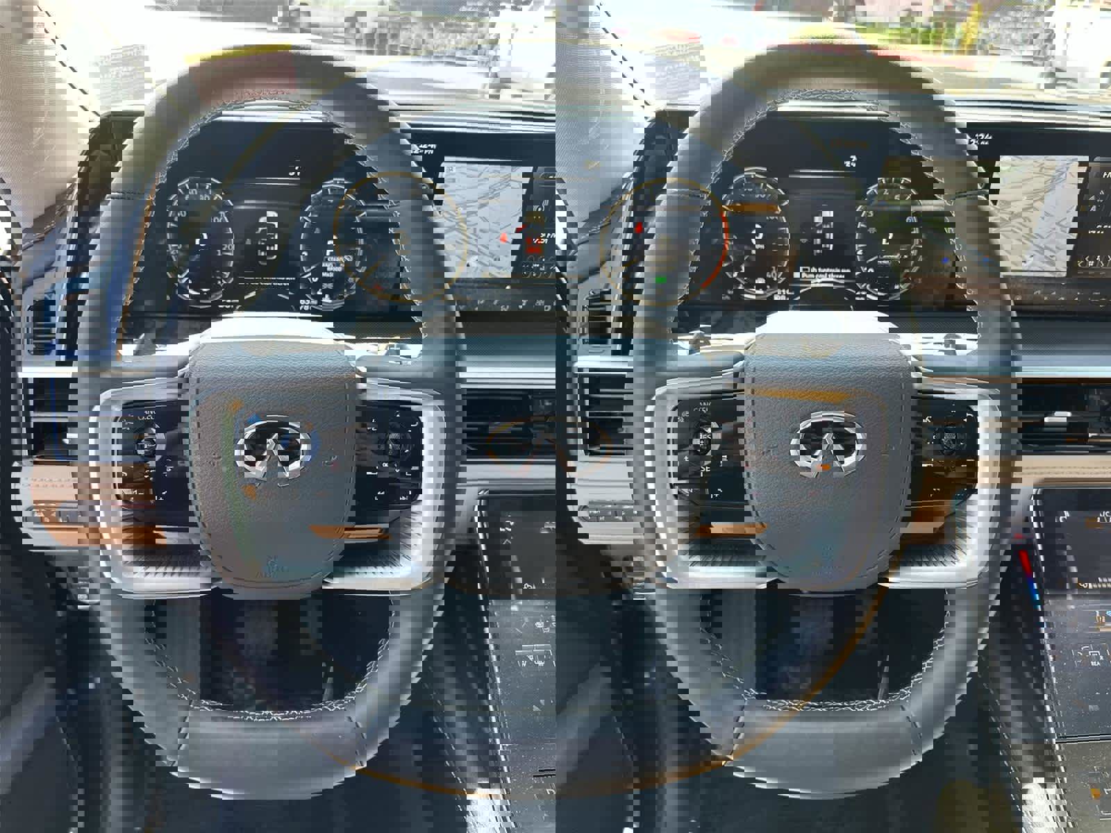 Used 2025 INFINITI QX80 Luxe image 15