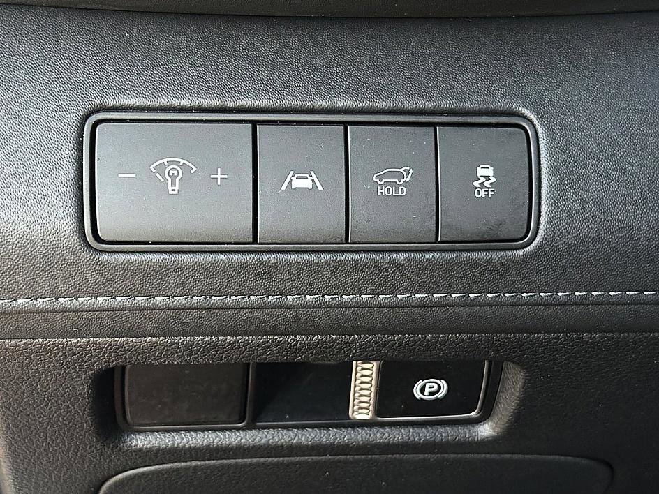 Certified 2023 Hyundai Santa Fe SEL w/ Premium Package image 18