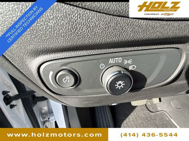 Certified 2022 Chevrolet Equinox RS w/ Infotainment Package image 11