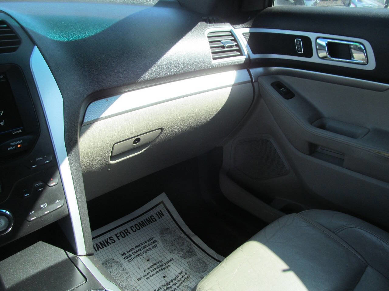 Used 2012 Ford Explorer XLT image 11