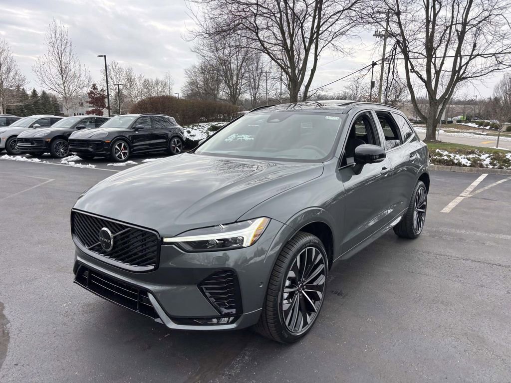 New 2026 Volvo XC60 B5 Ultra w/ Protection Package Premier image 3
