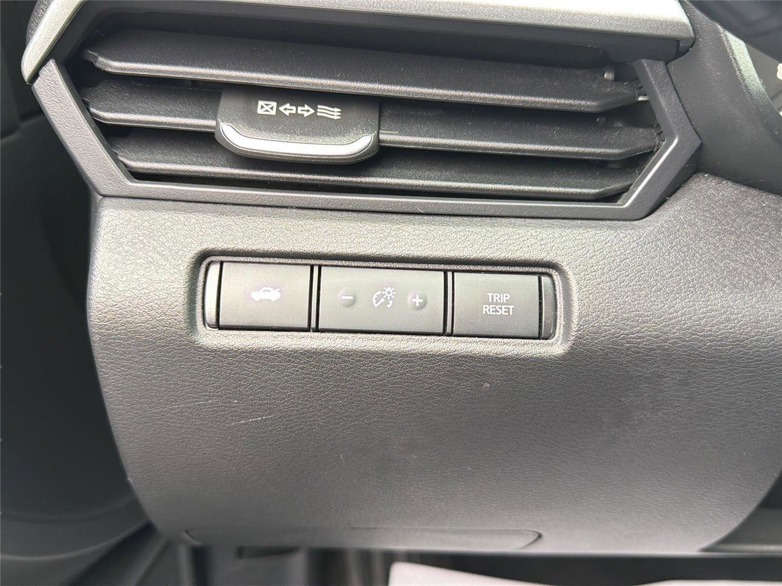 Used 2024 Nissan Altima 2.5 SV image 17