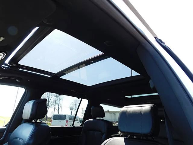 Used 2024 Jeep Grand Wagoneer L 4WD image 19