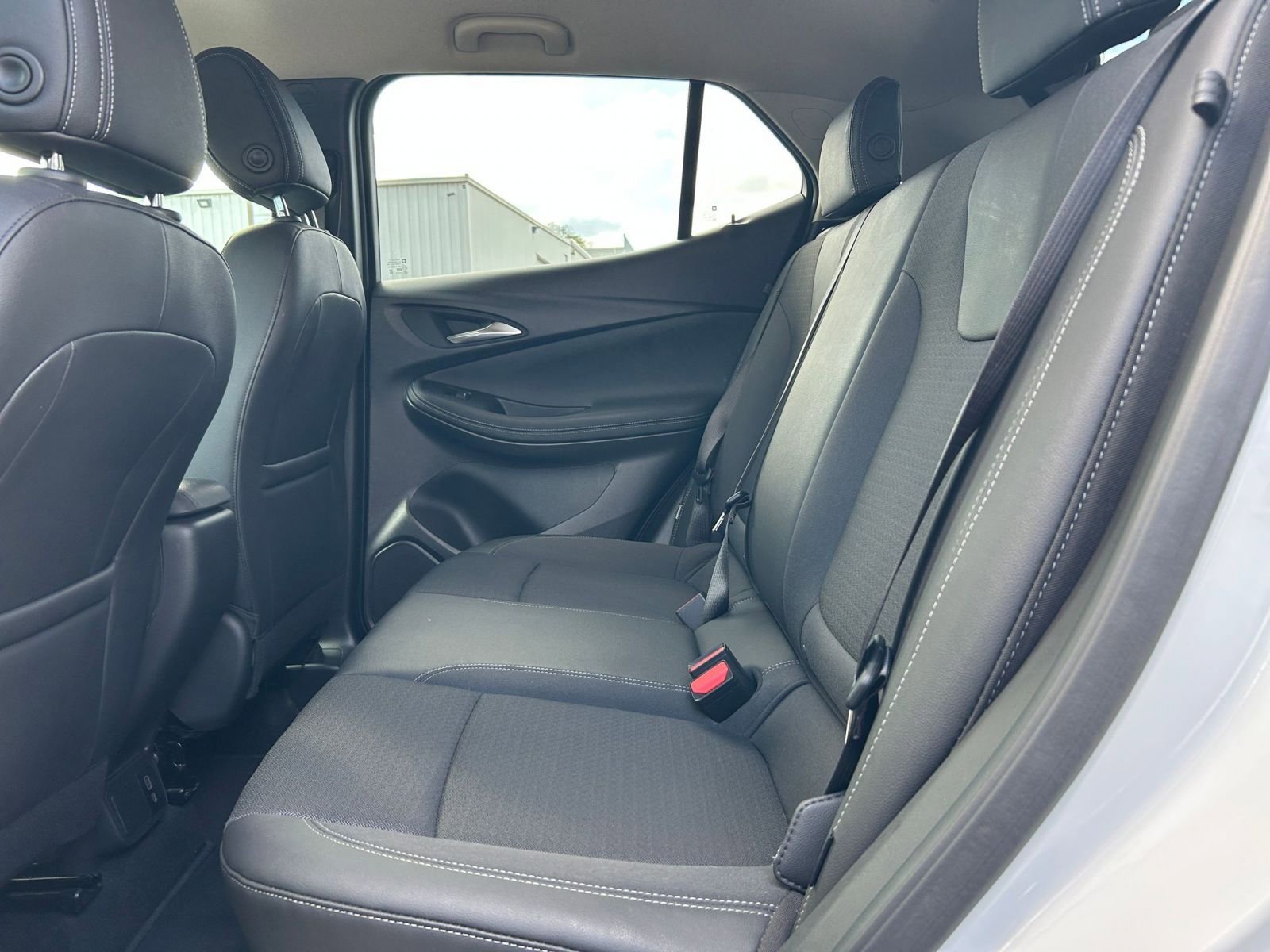Used 2025 Buick Encore GX Preferred FWD image 21