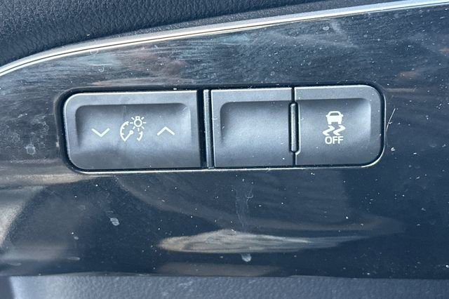 Used 2016 Toyota Prius Two image 31