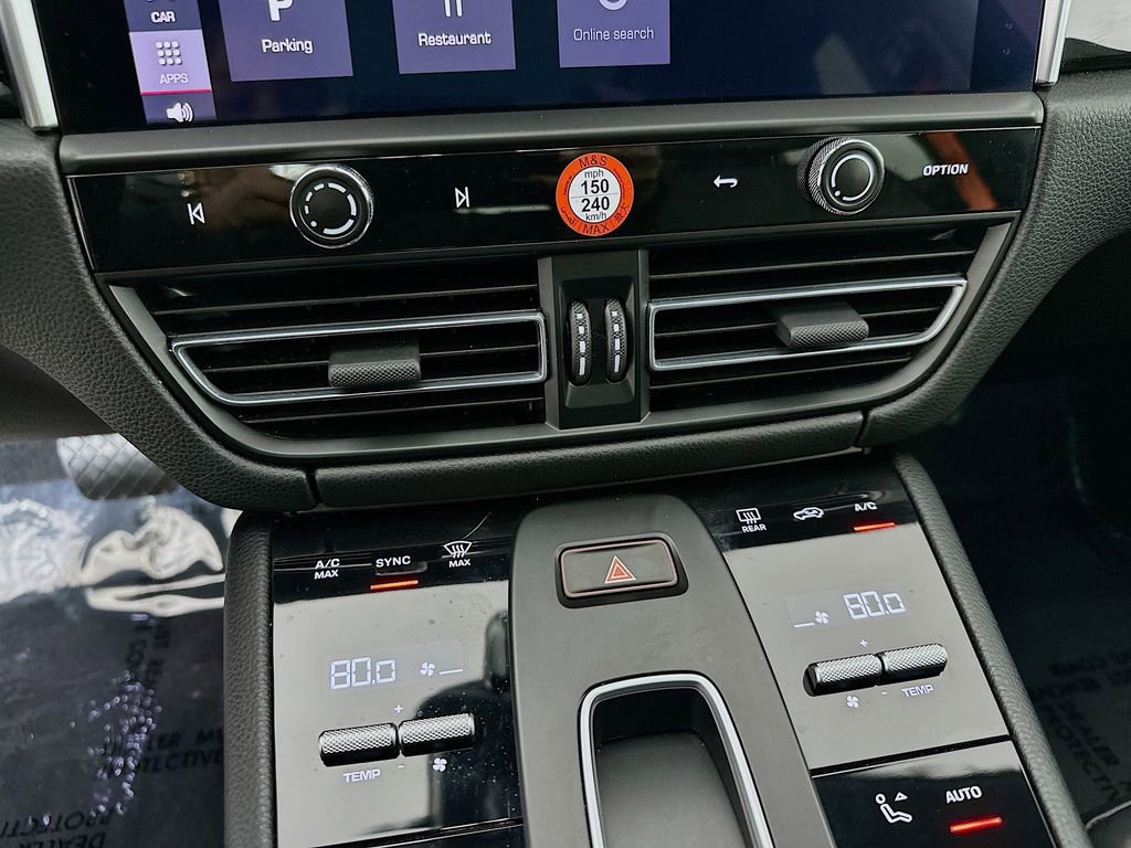 Used 2023 Porsche Macan S image 18