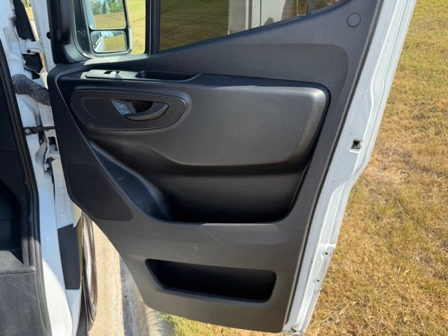 Used 2023 Mercedes-Benz Sprinter 2500 image 17