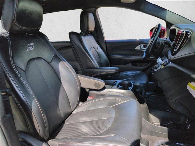 Used 2021 Chrysler Pacifica Touring-L w/ Uconnect Theater Family Group image 20