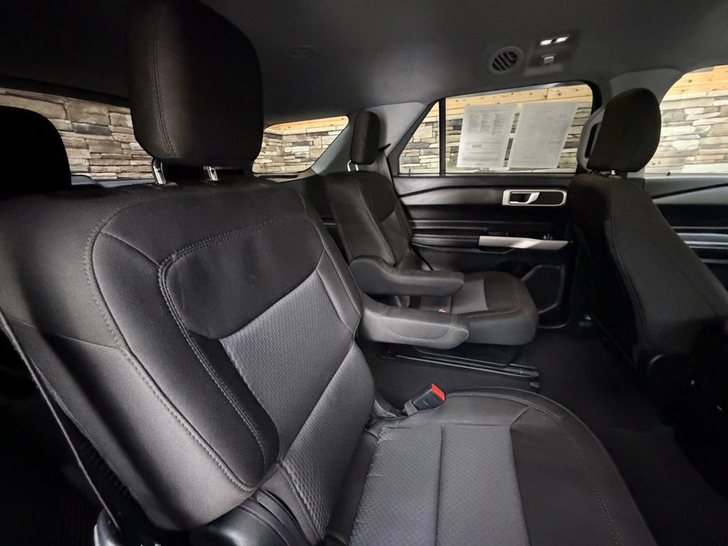 Used 2023 Ford Explorer XLT image 31