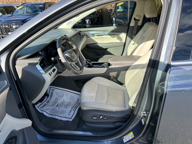 Used 2022 Cadillac XT5 Premium Luxury w/ Technology Package image 9