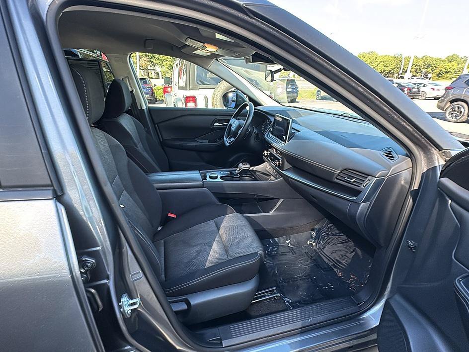 Certified 2025 Nissan Rogue SV AWD/4WD image 24