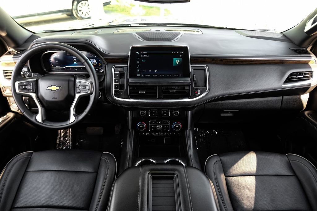 Used 2024 Chevrolet Suburban Premier image 10
