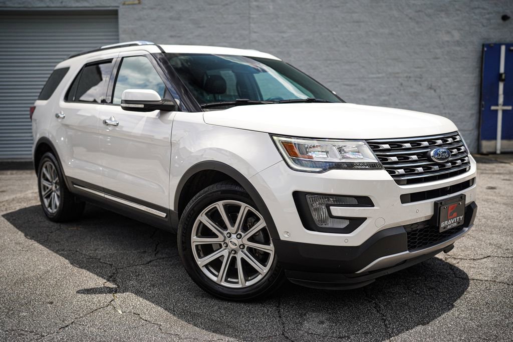 Used 2017 Ford Explorer Limited w/ Equipment Group 301A AWD/4WD image 9