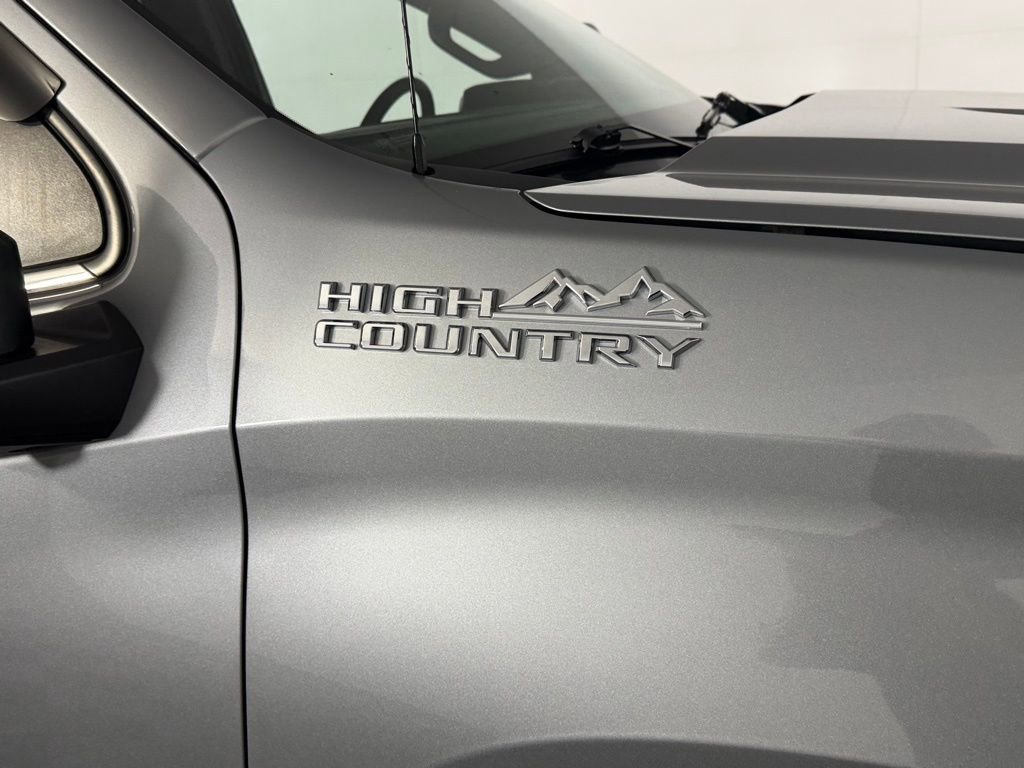 Used 2023 Chevrolet Silverado 1500 High Country w/ Technology Package image 12