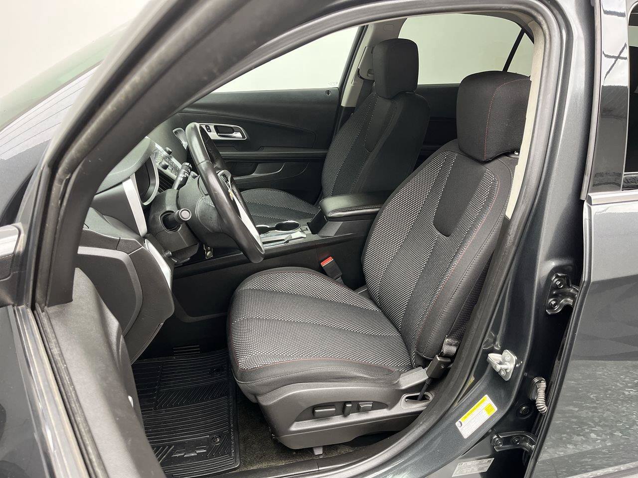 Used 2017 Chevrolet Equinox LT w/ Convenience Package AWD/4WD image 8