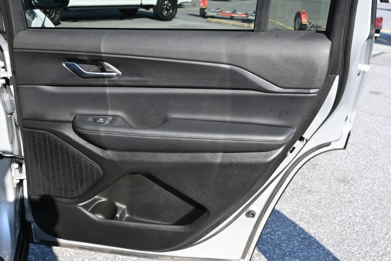 Used 2024 Jeep Grand Cherokee L Laredo image 34