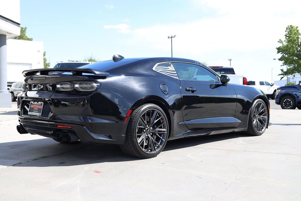 Used 2021 Chevrolet Camaro ZL1 RWD image 6