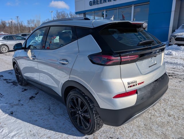 Used 2023 Chevrolet Bolt EUV LT w/ Comfort Package image 3