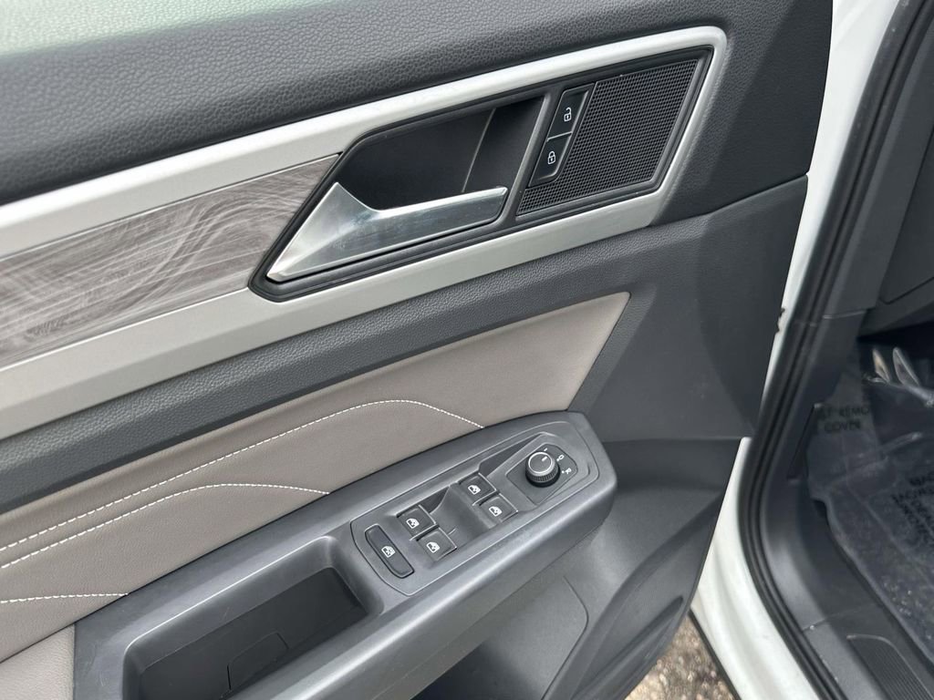 Certified 2023 Volkswagen Atlas Cross Sport SE image 19